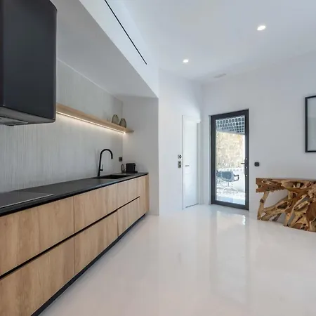 Villa Wonderful Mykonos | Rohfa | 5 Bedrooms | Unique Aegean Sea Views | Private Infinity Pool | Ftelia Beach *